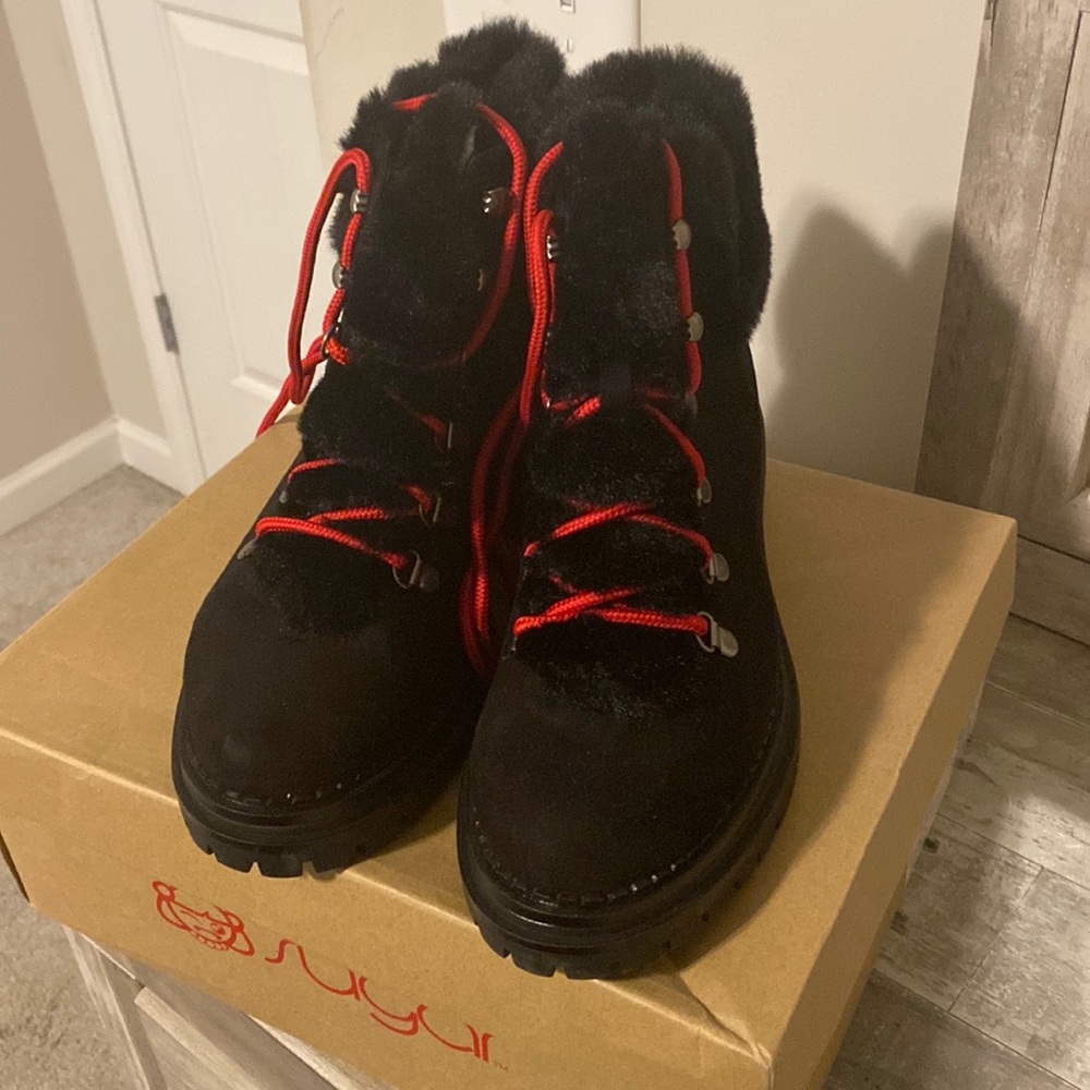 Boots by Sugar! Size 9 1/2 Black fur boots with red shoe strings!